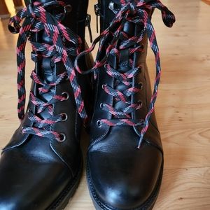 Women's size 7 Wide Black Leather Ankle Boots